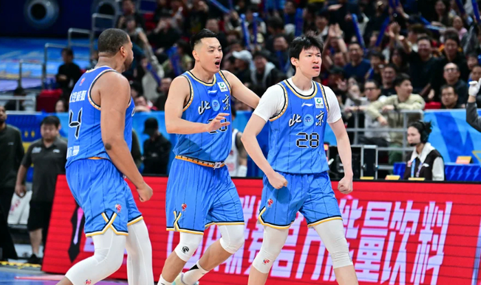 张鹏珲绝杀救主！北京男篮年轻球员首获重用机