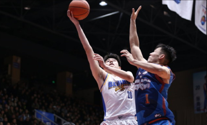 张鹏珲绝杀救主！北京男篮年轻球员首获重用机